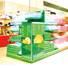 岡山駅で限定ブッセを販売する様子