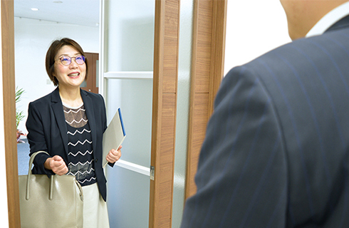 お客様企業への訪問の様子