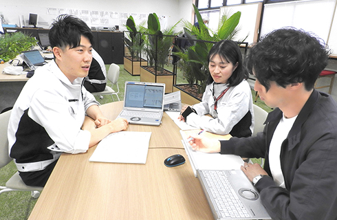 考察・ディスカッションの様子